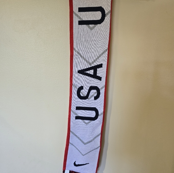 USMNT Nike Scarf - Picture 3 of 5